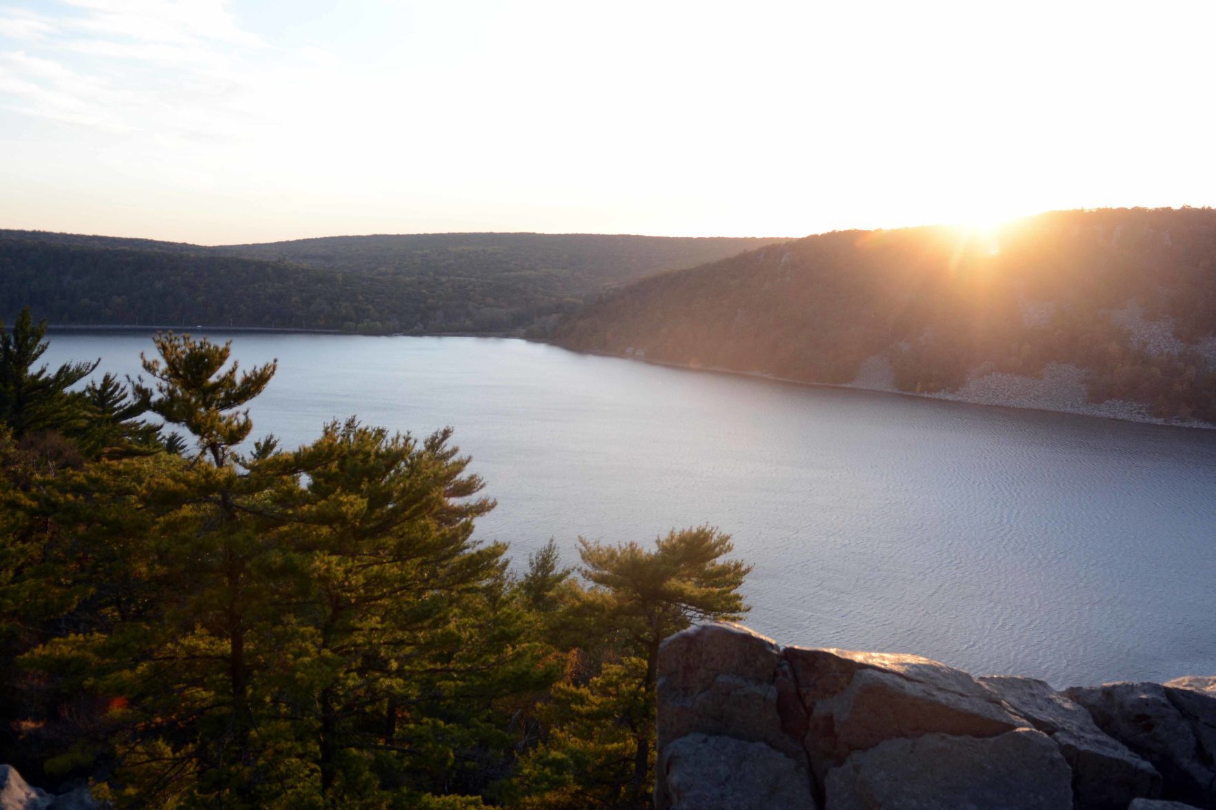 Devil's Lake shows autumn colors, Oct. 18
